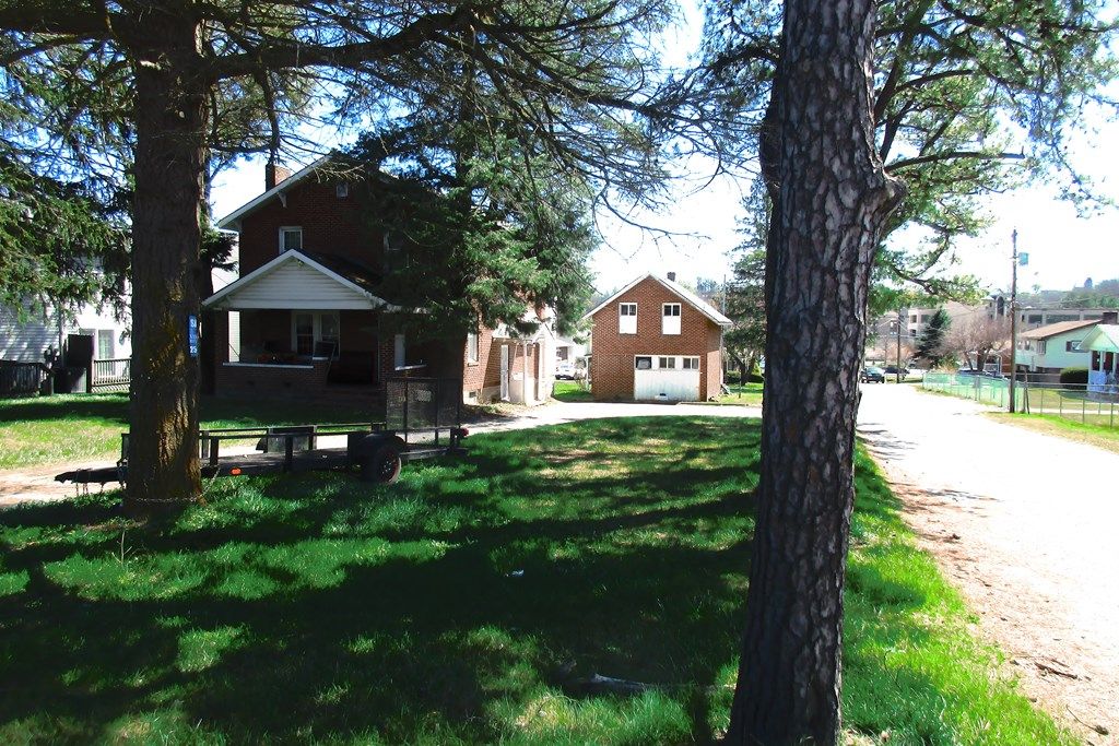371 New Hope Rd, Princeton, WV 24740